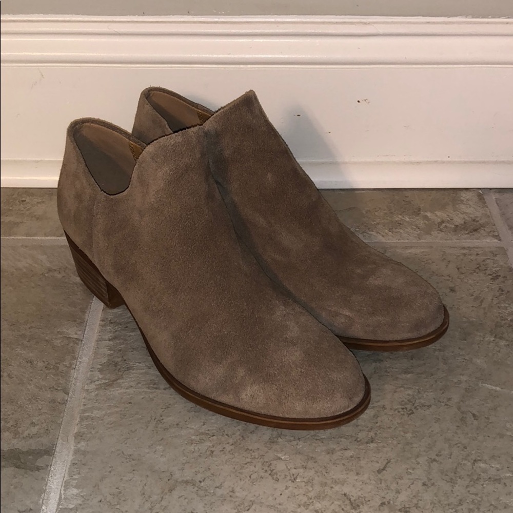Lucky Brand Booties Size 9 Taupe color suede